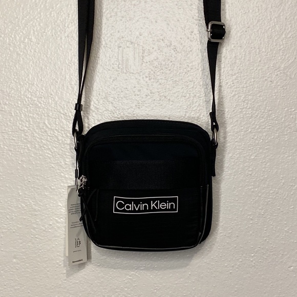 Calvin Klein Crossbody with Fully Adjustable Strap - Picture 2 of 7